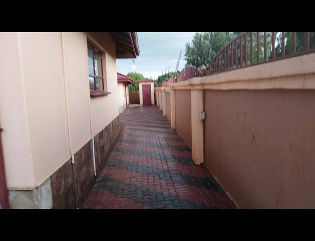 4 BEDROOM HOUSE FOR SALE IN LWAMONDO
